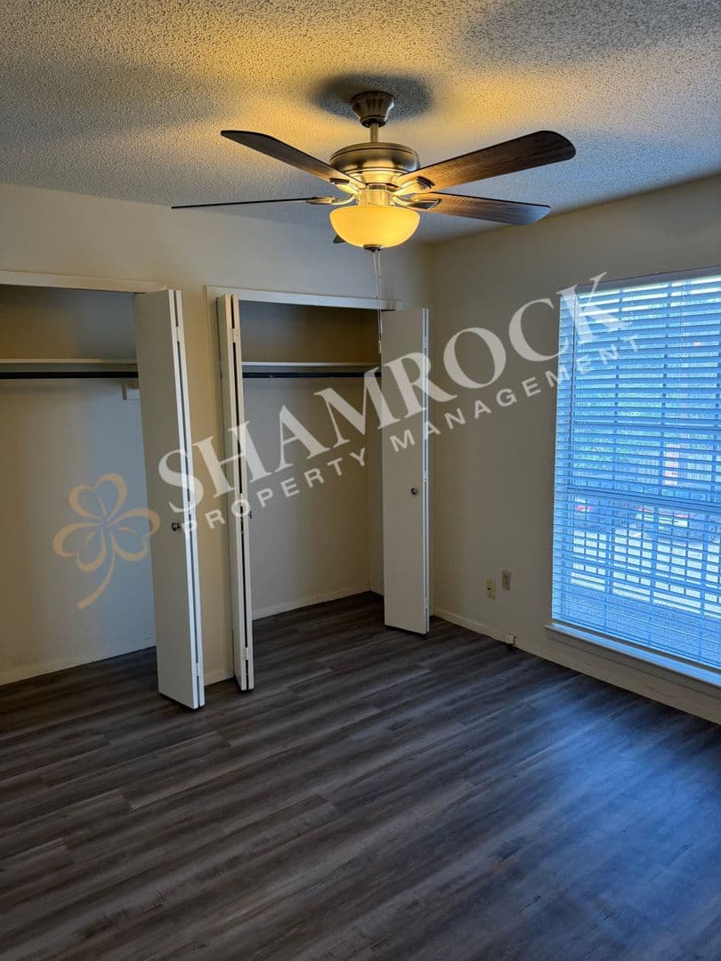 Waco House: 5015 Lakeland Circle #204