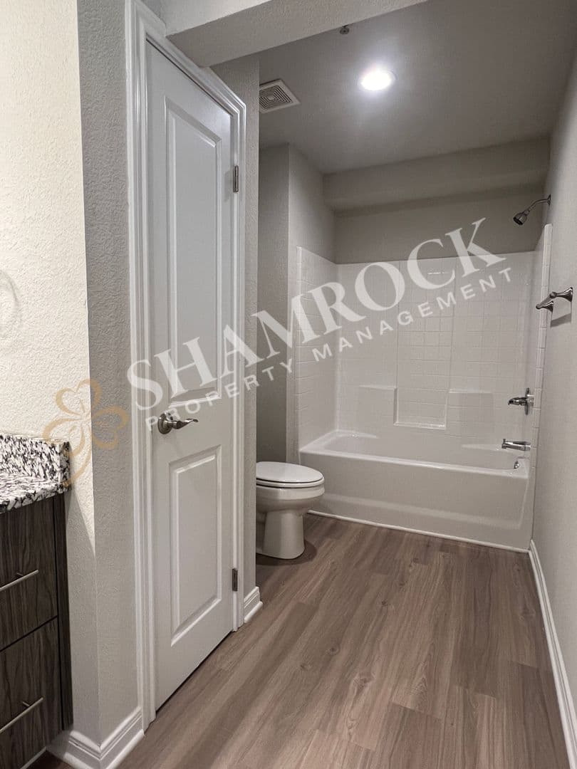 Waco House: 1307 Austin Ave, Unit 408