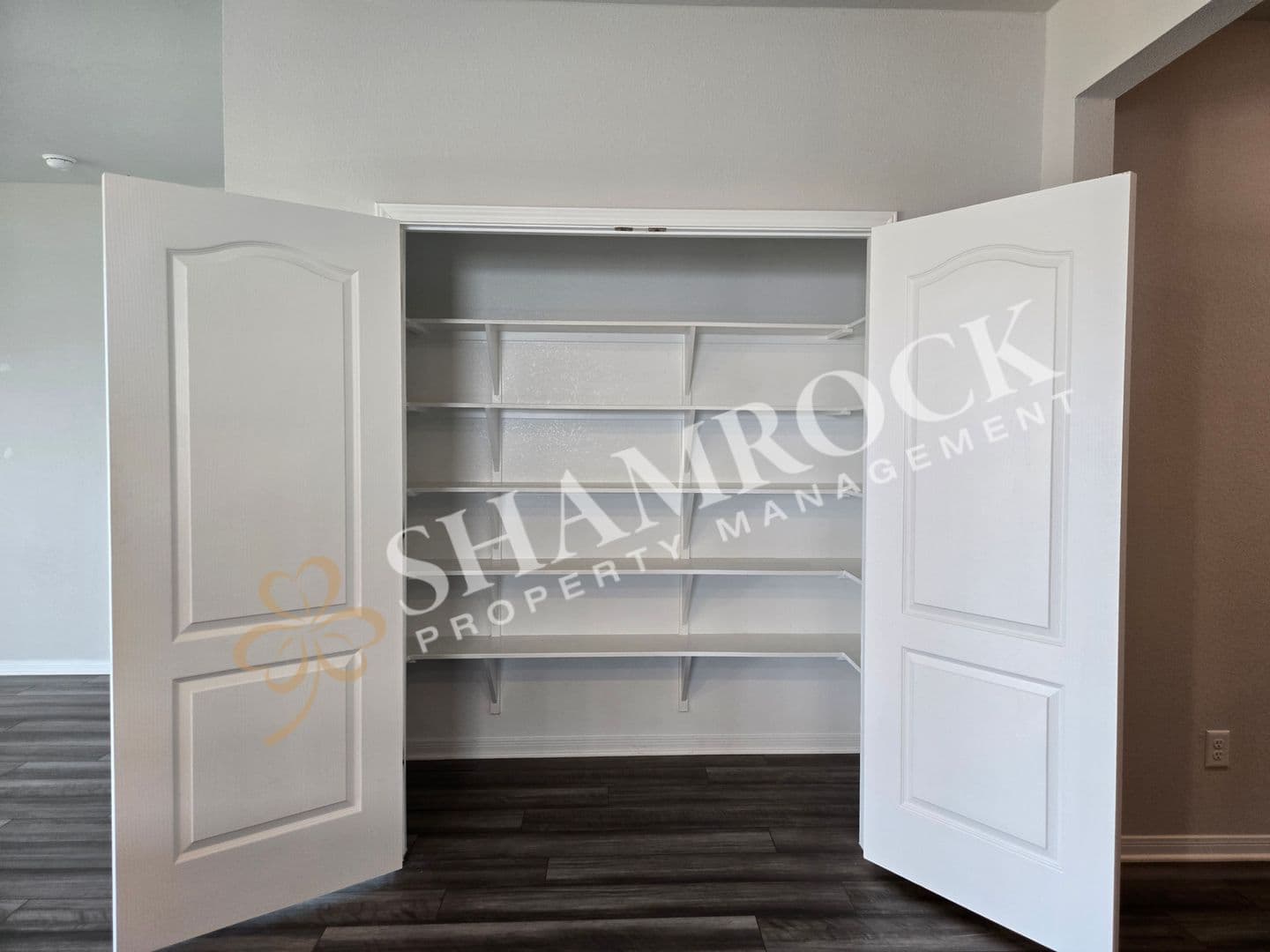 Lorena House: 11120 Solar St