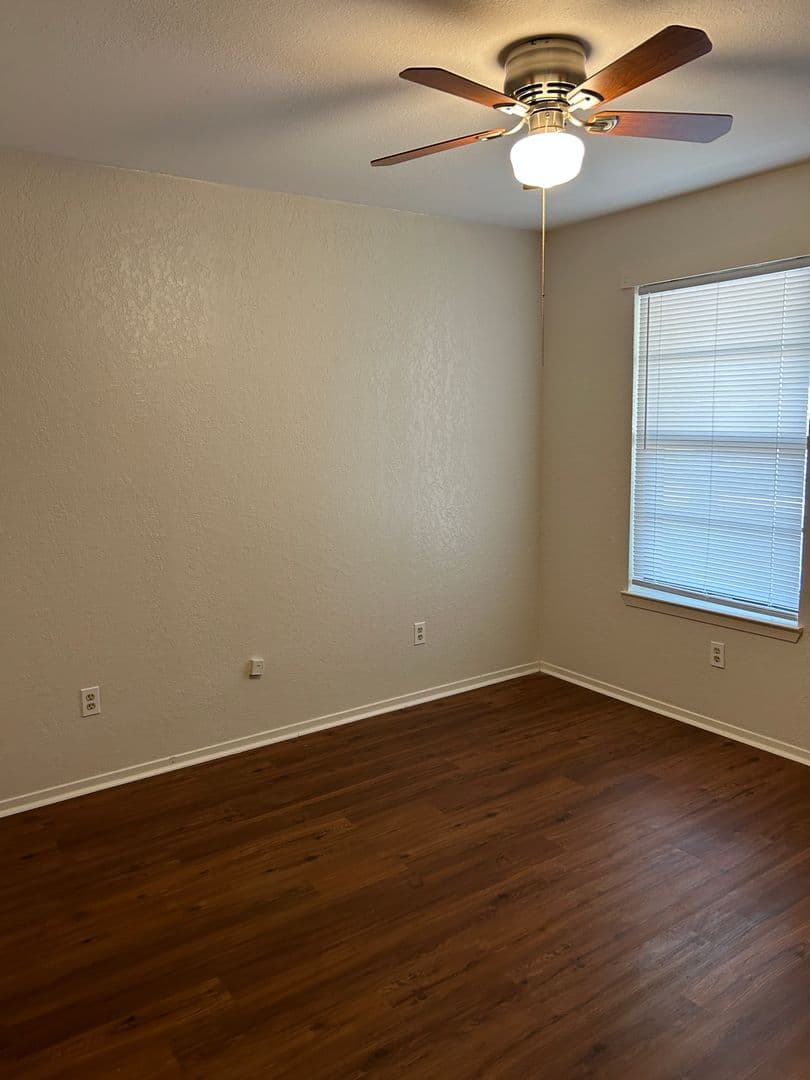 Waco House: 1416 Chapel Creek Rd
