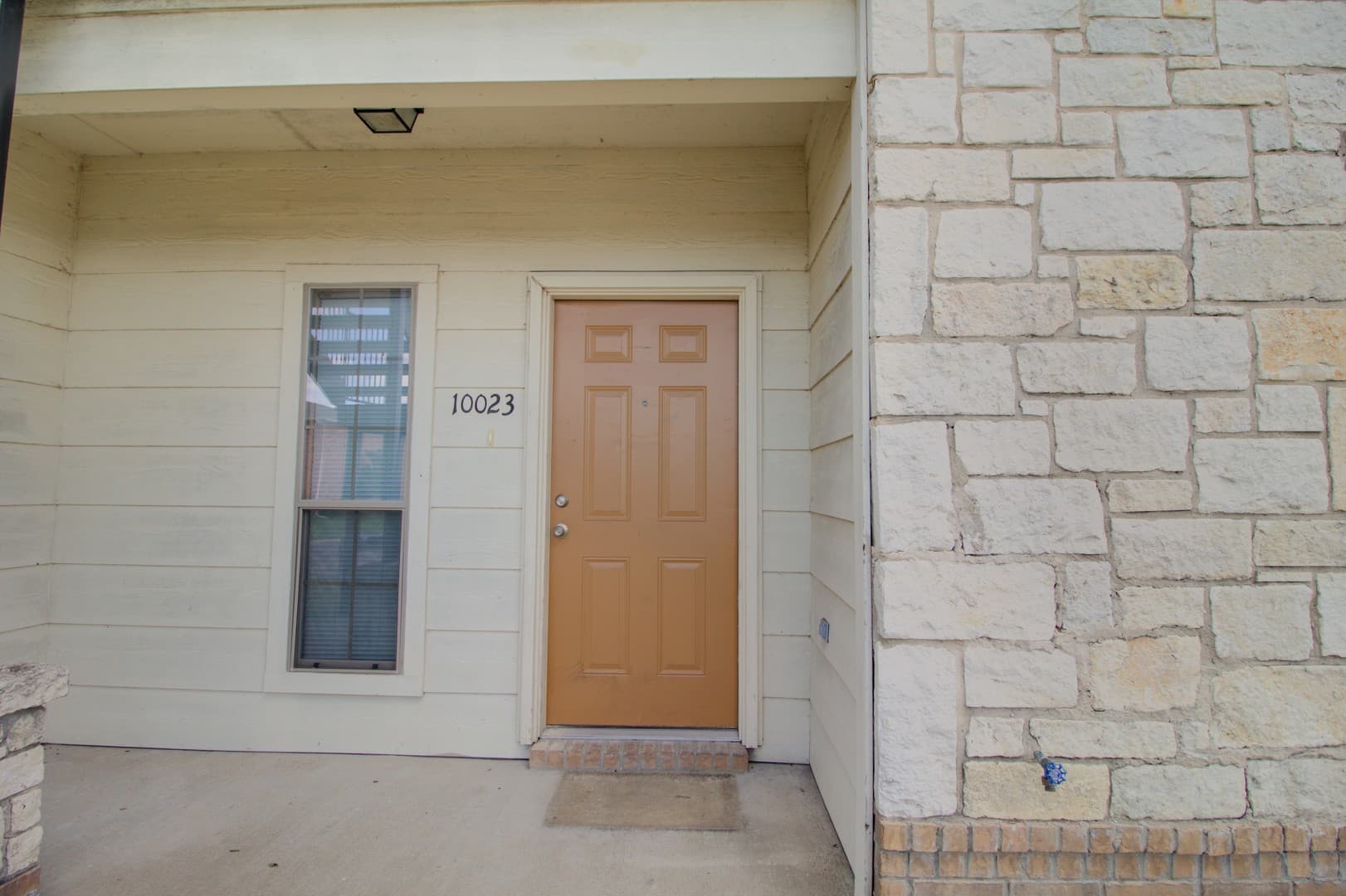 Waco House: 10023 Amber Circle