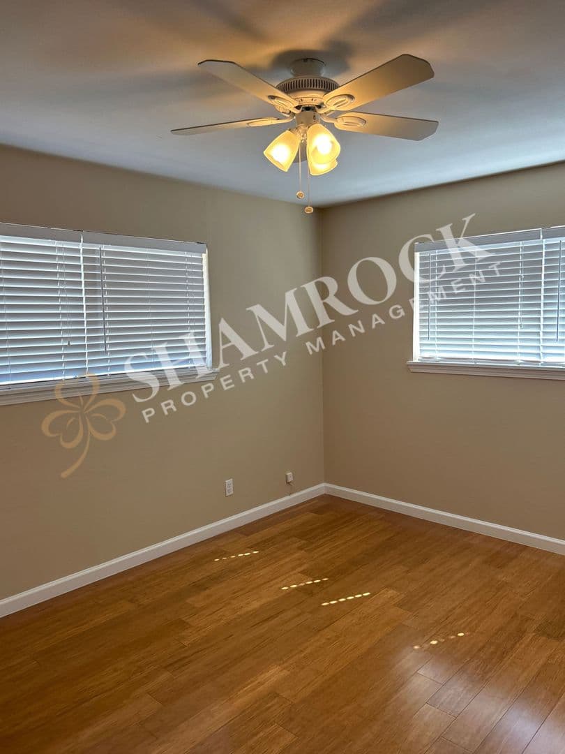Woodway House: 7733 Fairway Rd