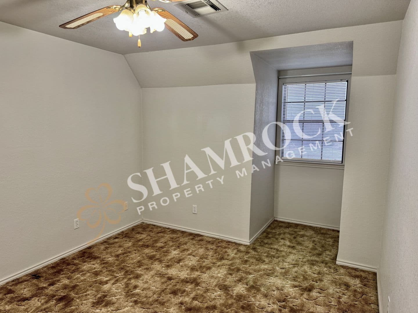 Lorena House: 712 N Crooked Creek
