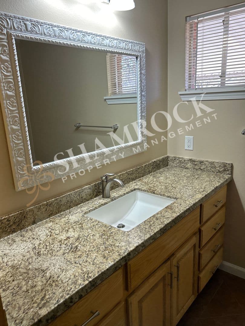 Woodway House: 7733 Fairway Rd