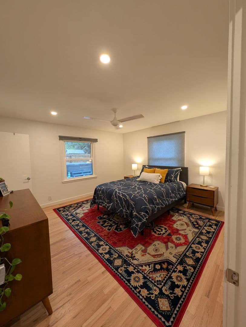 Waco House: 4421 Cedar Mountain Dr