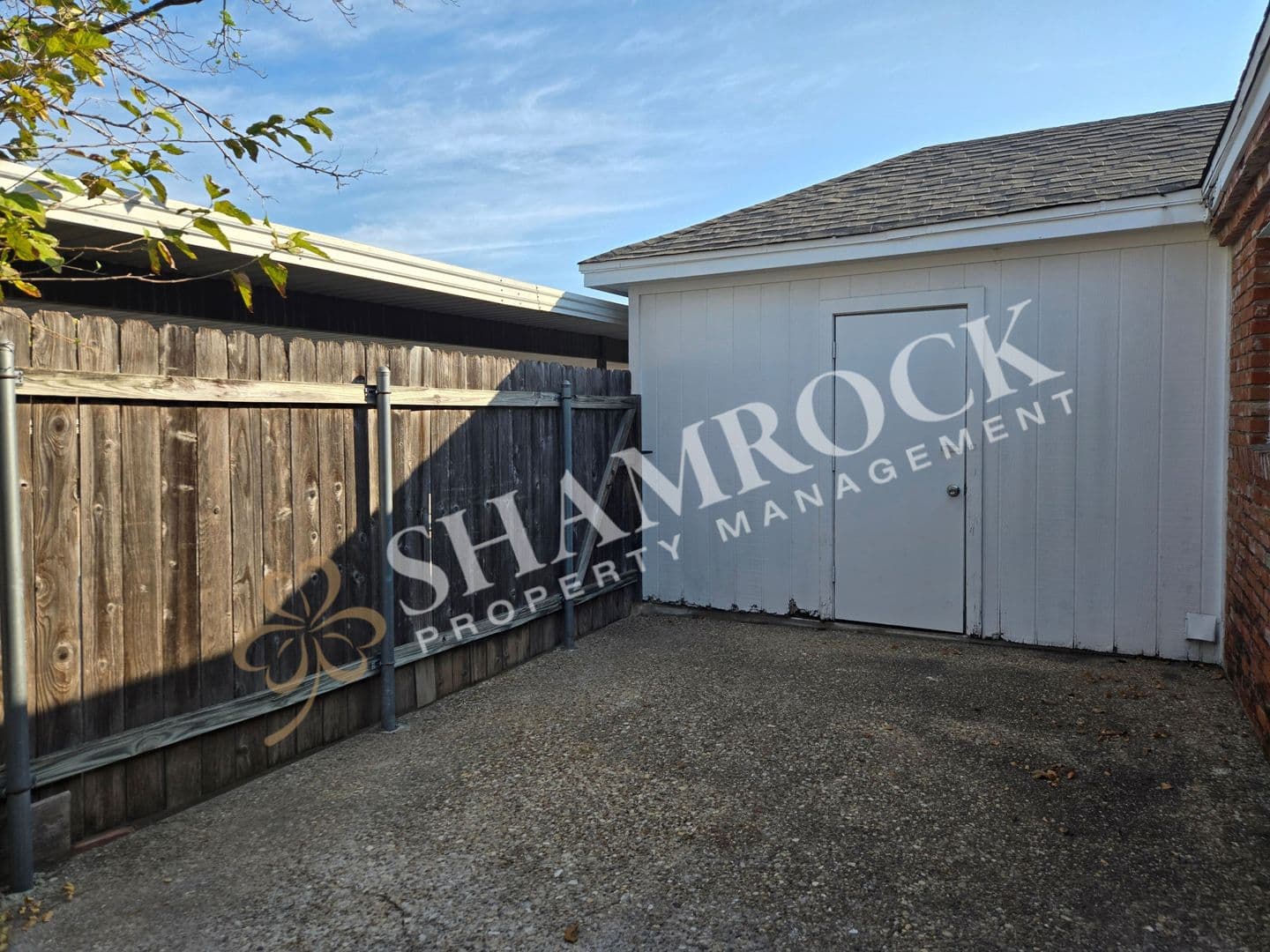 Waco House: 6627 Dunn St
