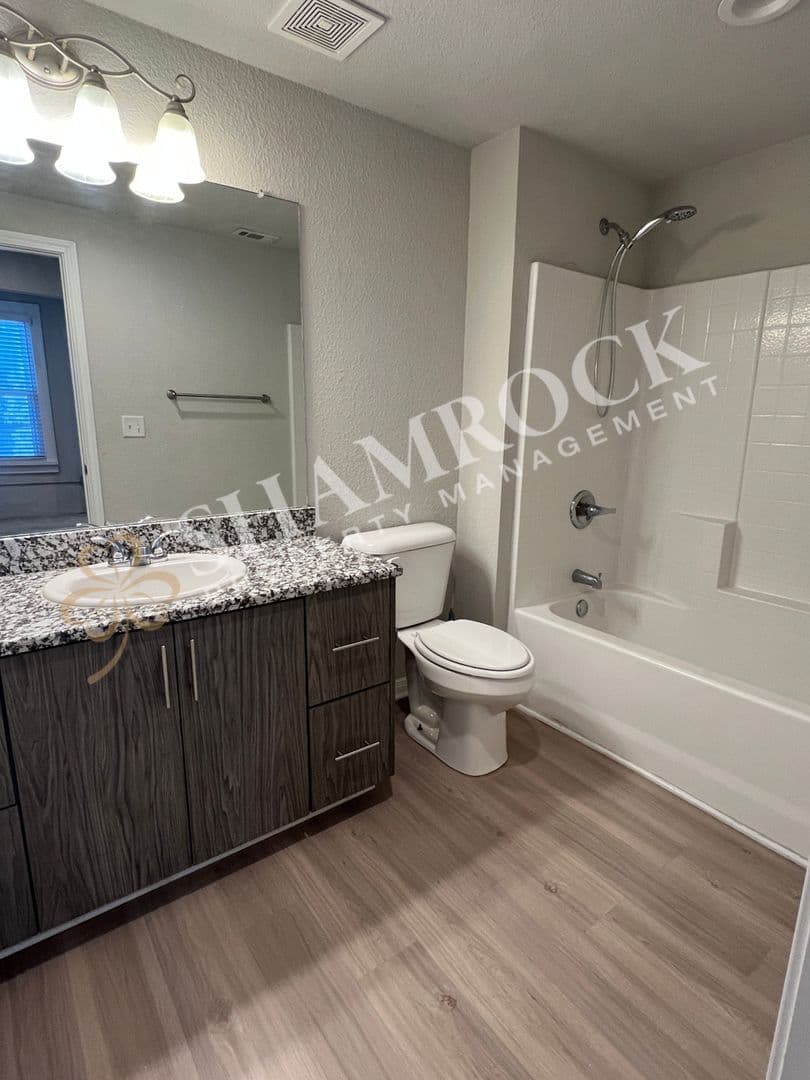 Waco House: 1307 Austin Ave, Unit 503