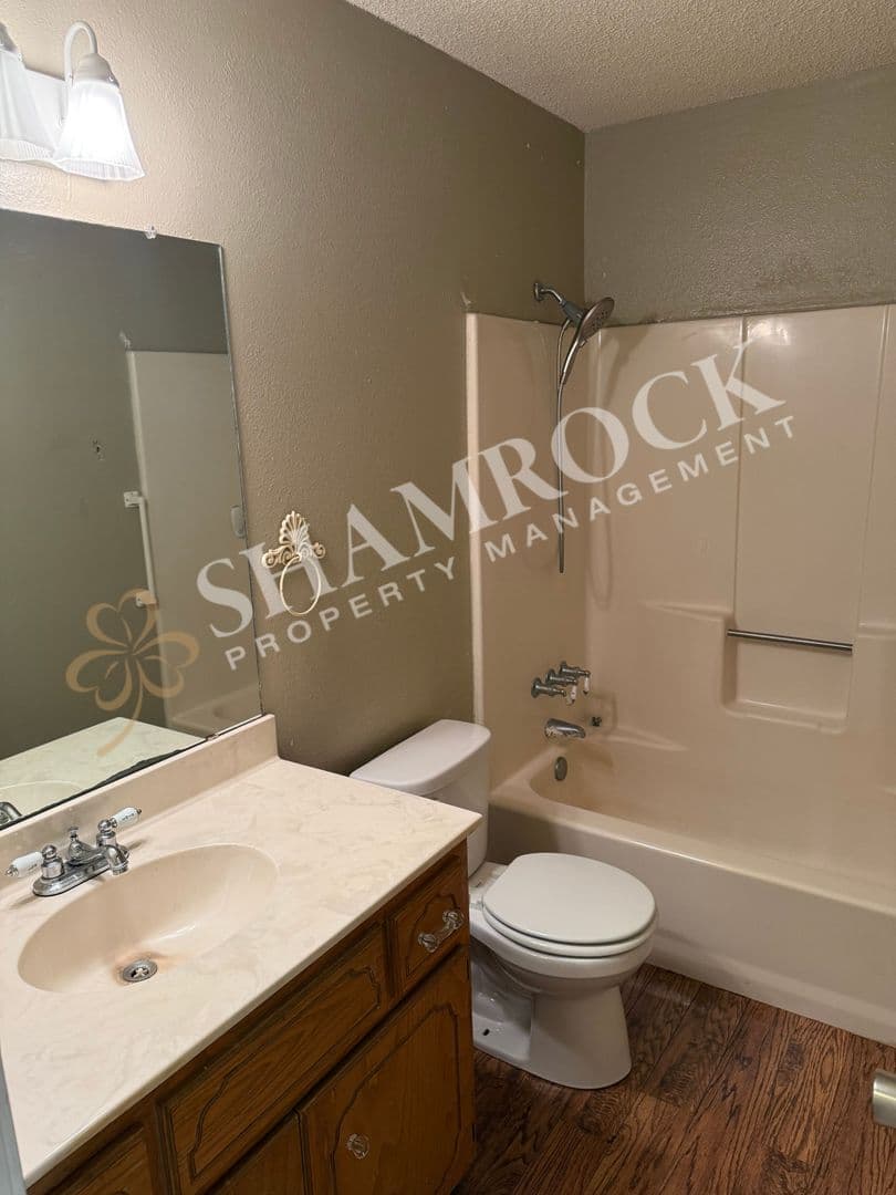 Robinson House: 200 Sam Dr