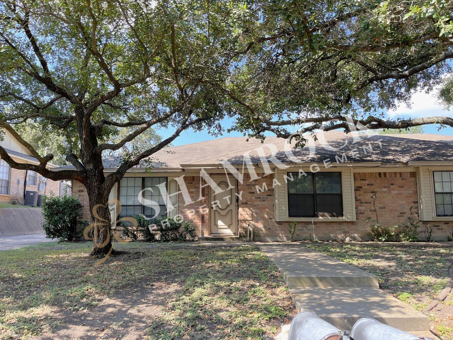 Waco House: 305 Mill Creek Circle