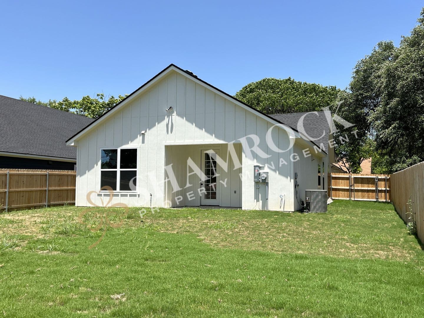 Waco House: 3520 Homan Ave