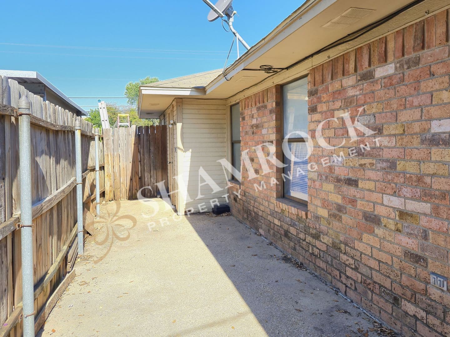 Waco House: 305 Mill Creek Circle