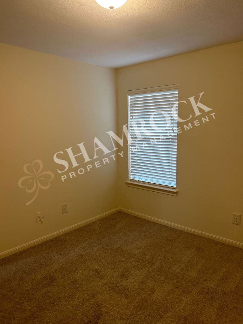 Hewitt House: 1017 Parkview Circle