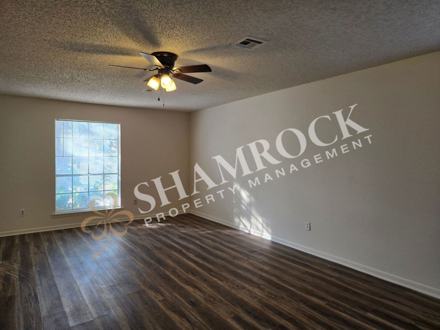 Waco House: 6627 Dunn St