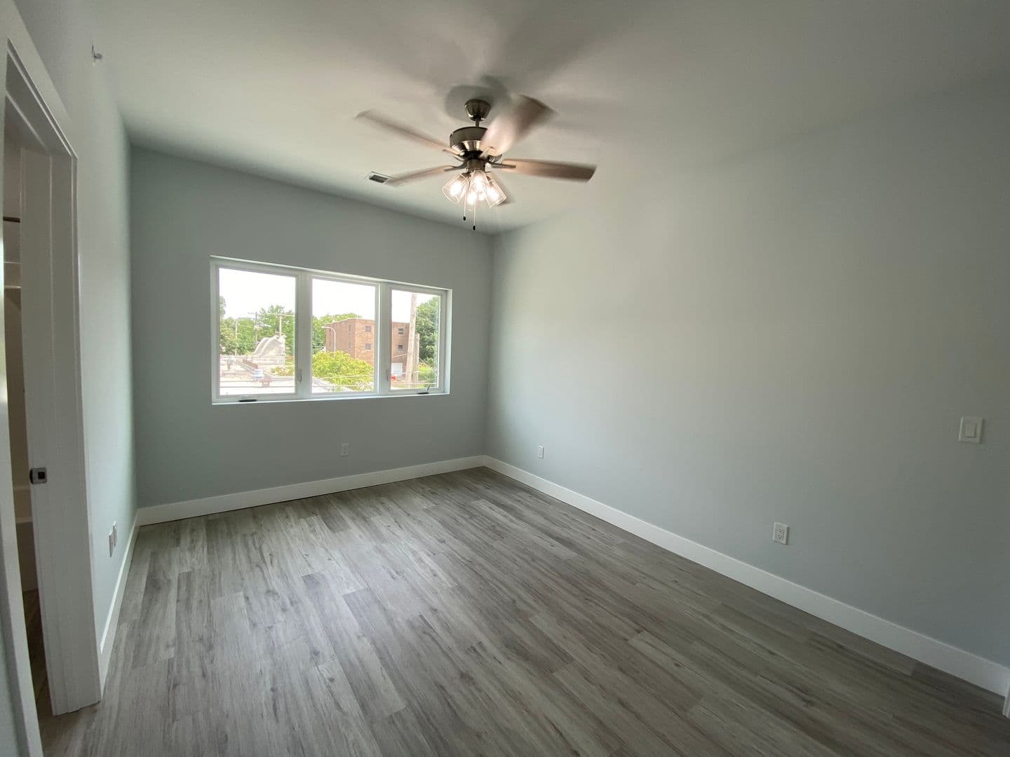 Champaign Apartment: 132 E University