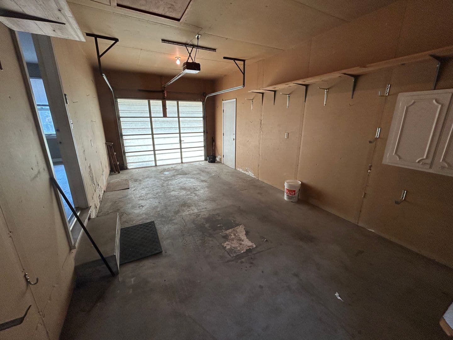 Urbana Apartment: 704 E Colorado