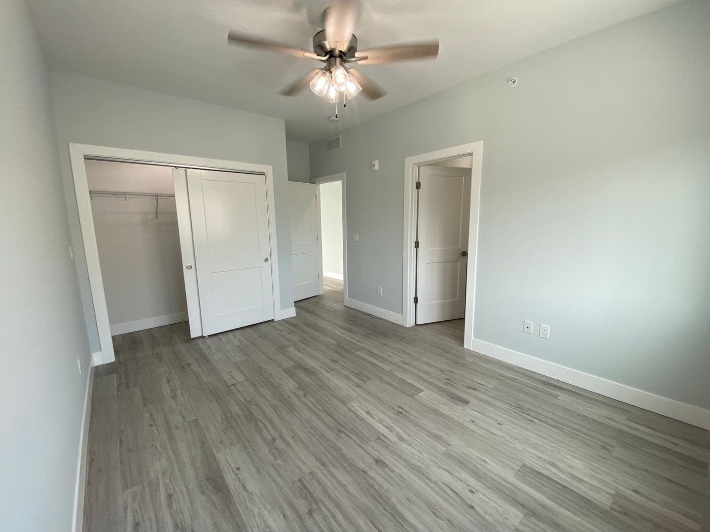 Champaign Apartment: 132 E University