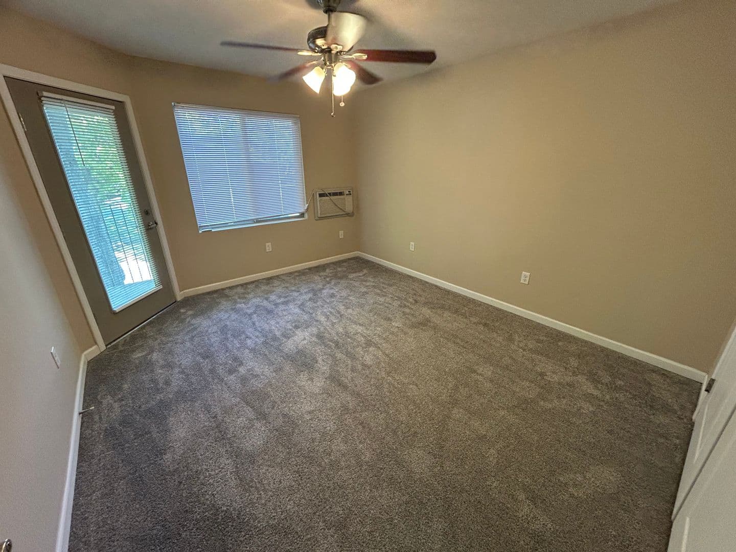 Tuscola Apartment: 600 E Ficklin St
