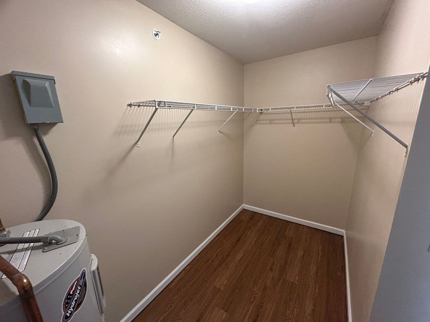 Tuscola Apartment: 600 E Ficklin St
