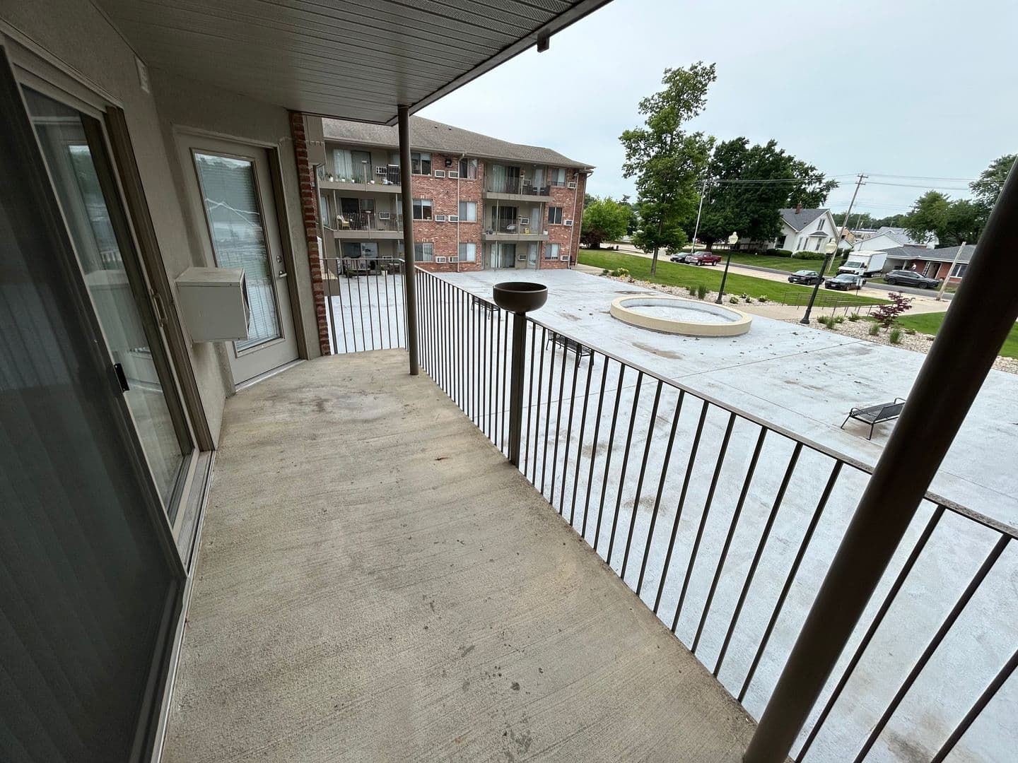 Tuscola Apartment: 600 E Ficklin St