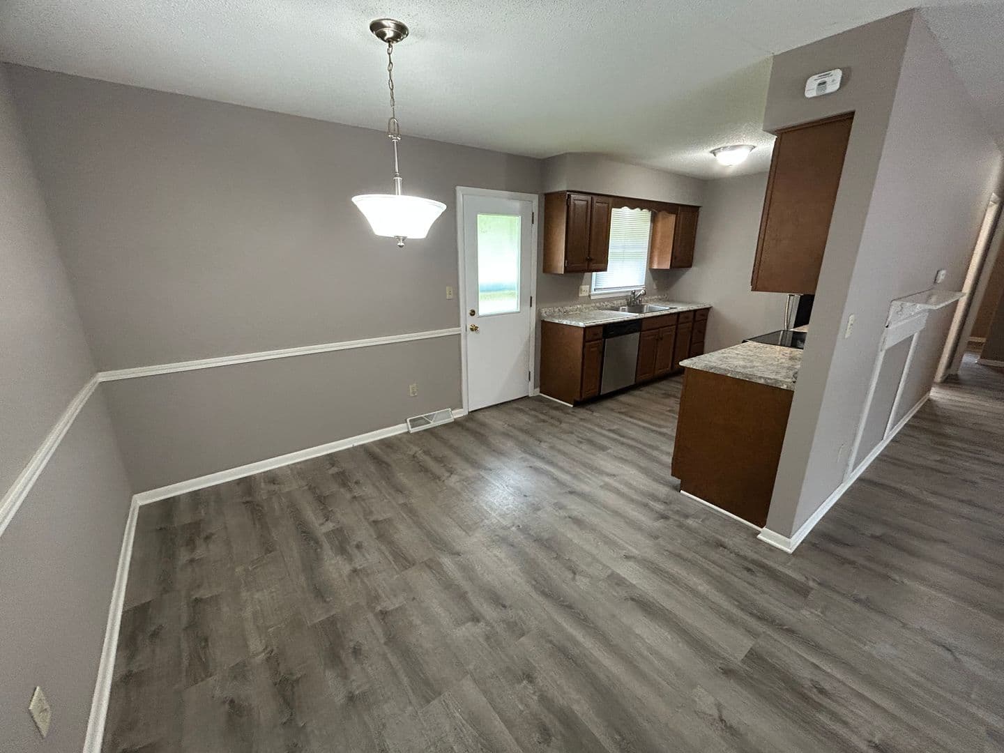 Urbana Apartment: 704 E Colorado