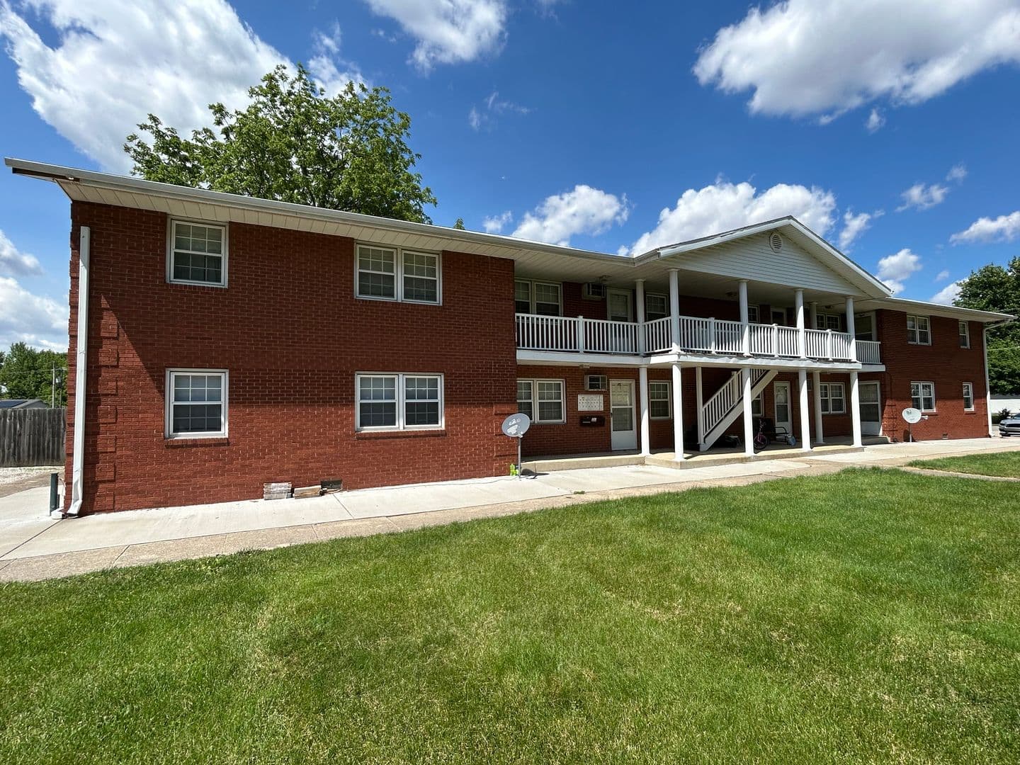 Tuscola Apartment: 106 E Northline