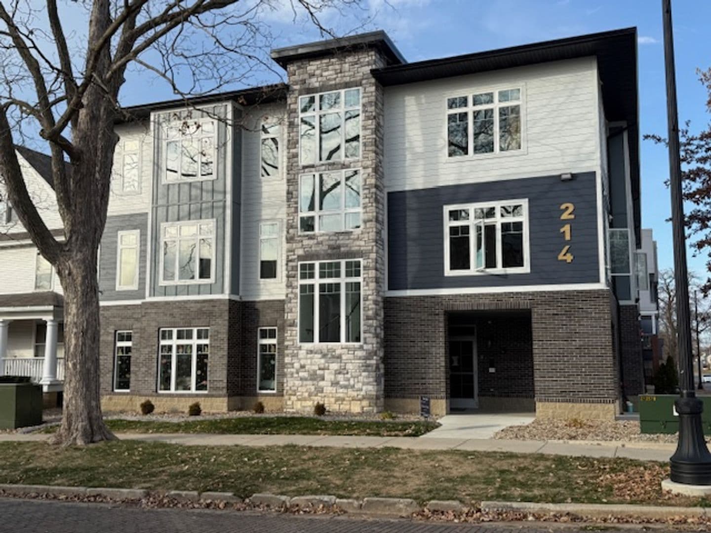 Champaign Apartment: 214 E Clark Street