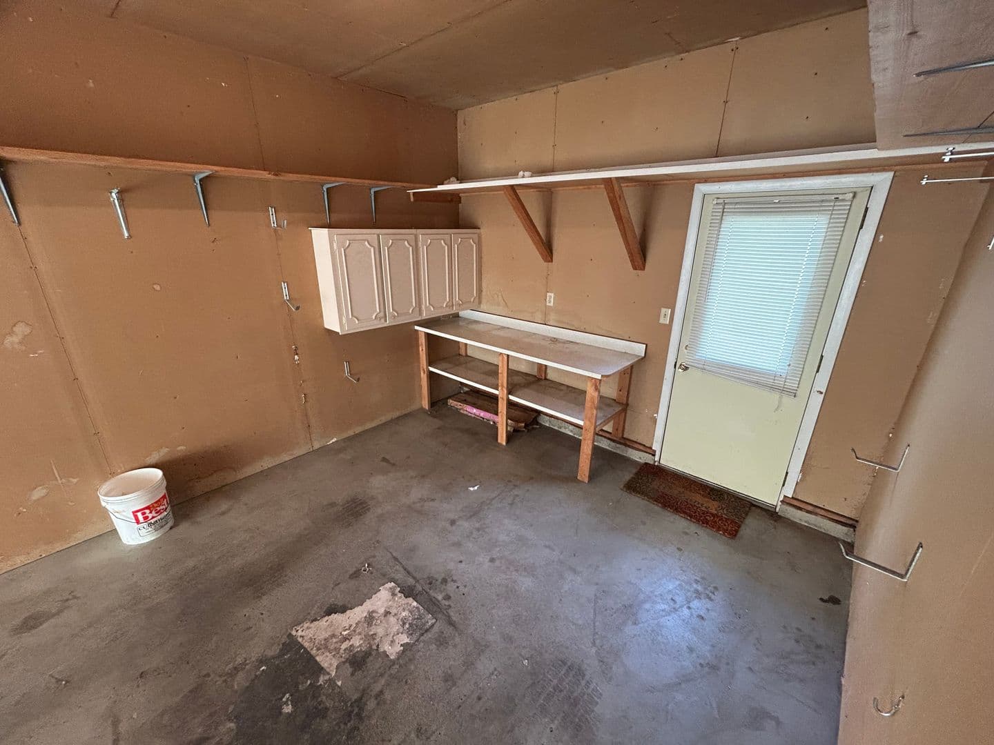 Urbana Apartment: 704 E Colorado