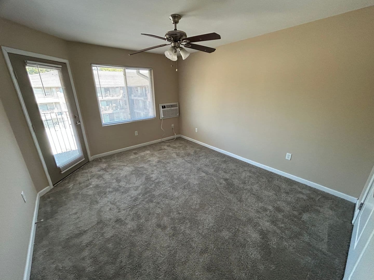 Tuscola Apartment: 600 E Ficklin St