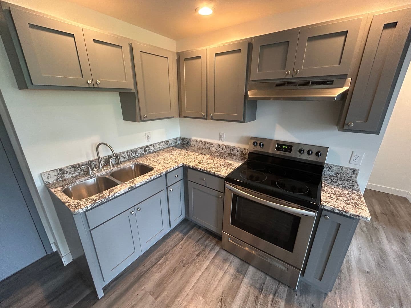 Tuscola Apartment: 703 N Park/704 N Main