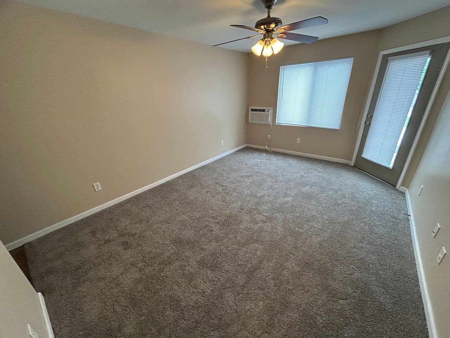 Tuscola Apartment: 600 E Ficklin St