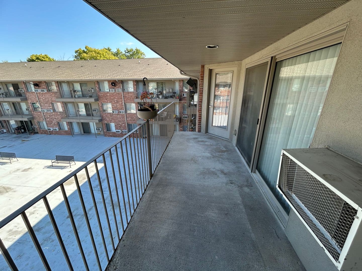 Tuscola Apartment: 600 E Ficklin St