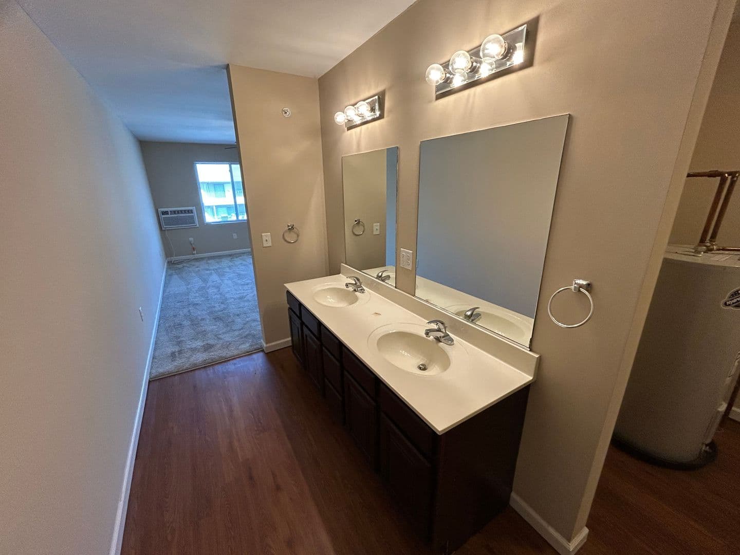 Tuscola Apartment: 600 E Ficklin St