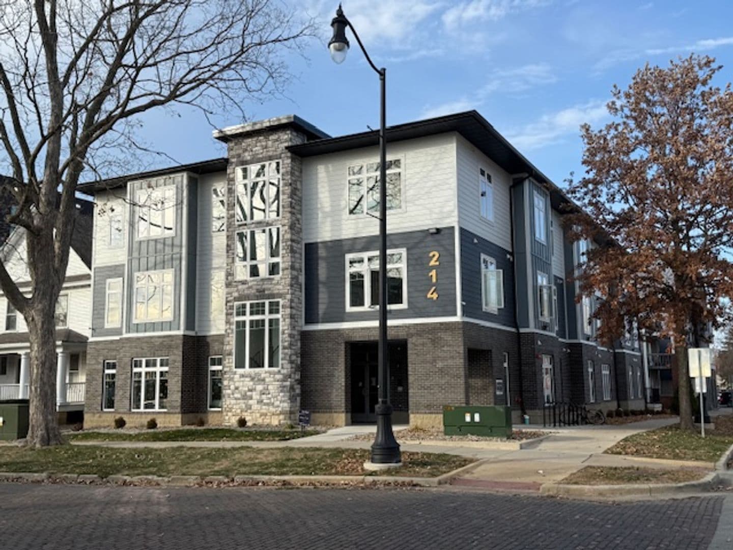 Champaign Apartment: 214 E Clark Street