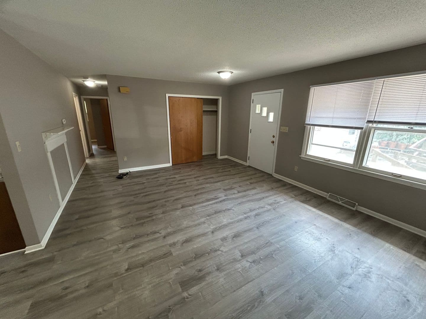 Urbana Apartment: 704 E Colorado
