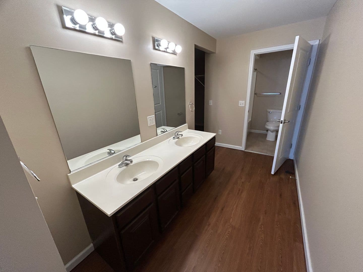 Tuscola Apartment: 600 E Ficklin St