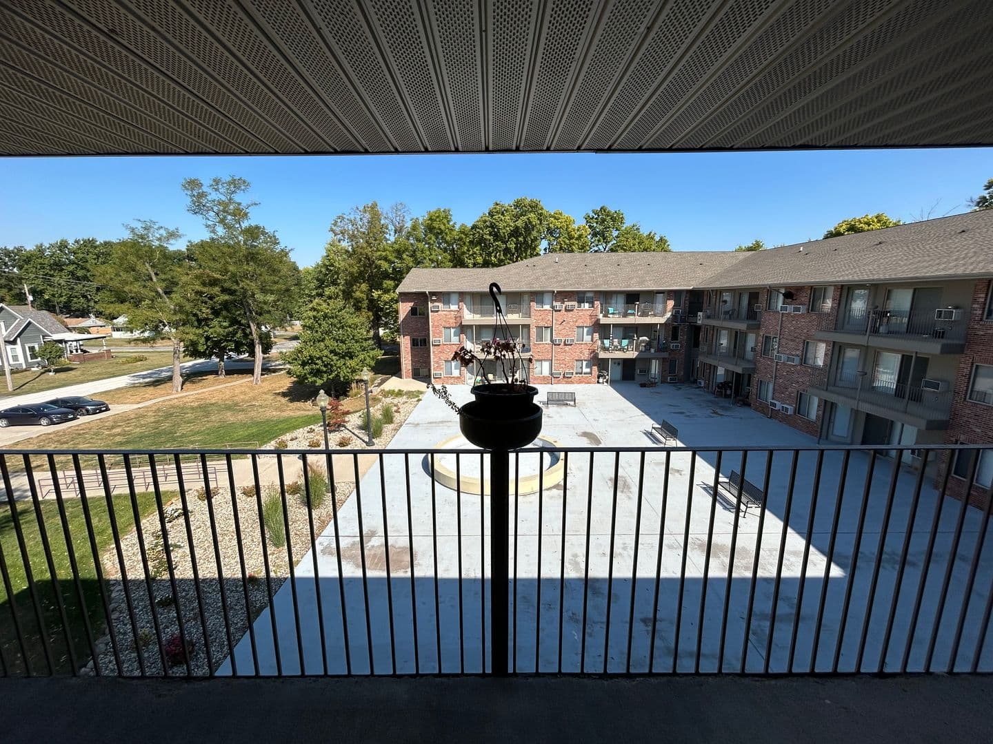 Tuscola Apartment: 600 E Ficklin St