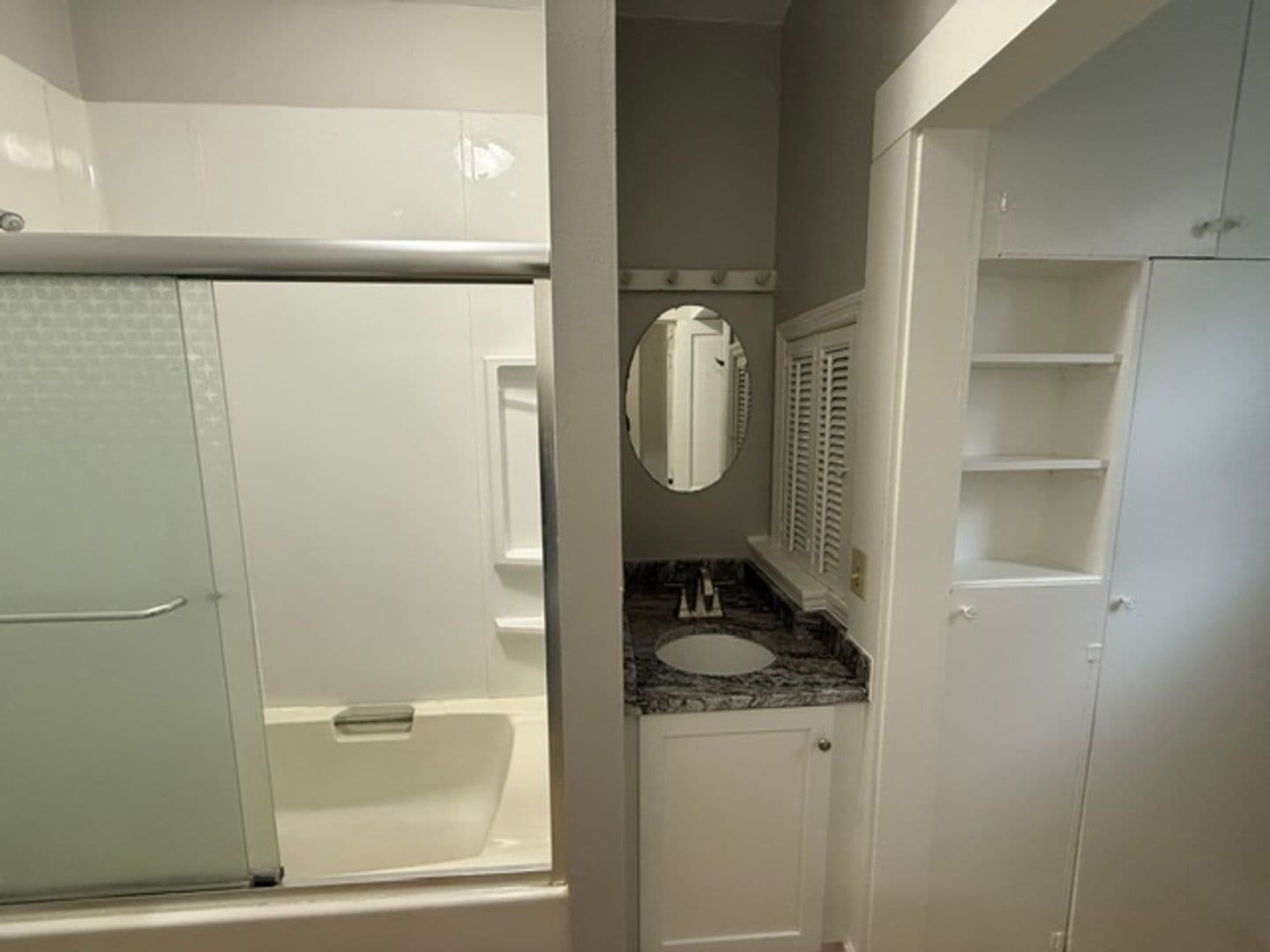 Champaign Apartment: 405 W White