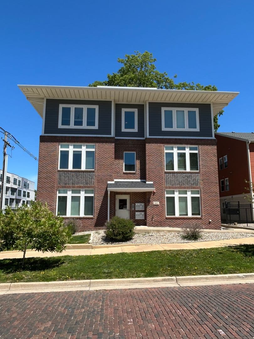 Champaign Apartment: 302 E Clark St