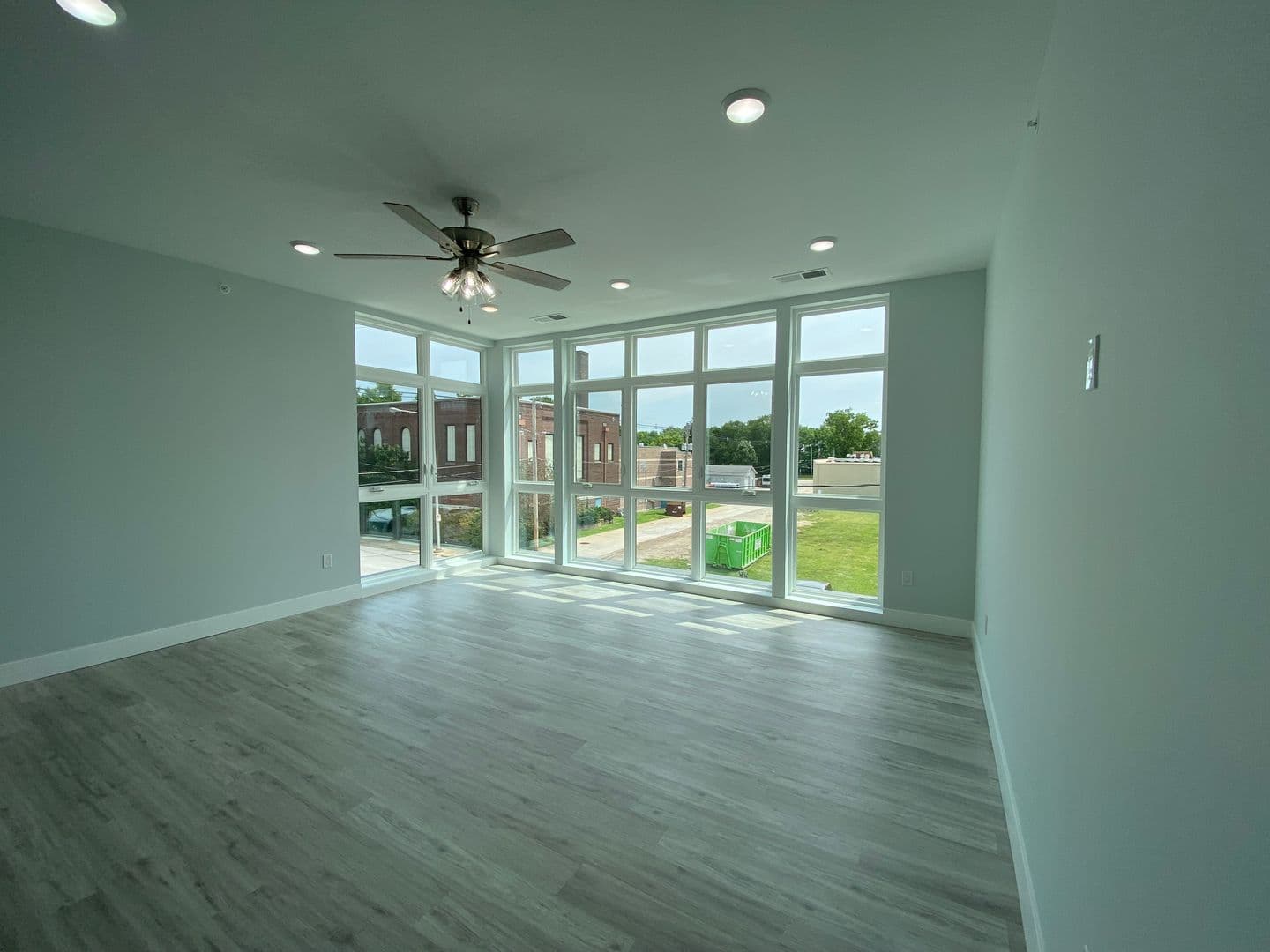 Champaign Apartment: 132 E University