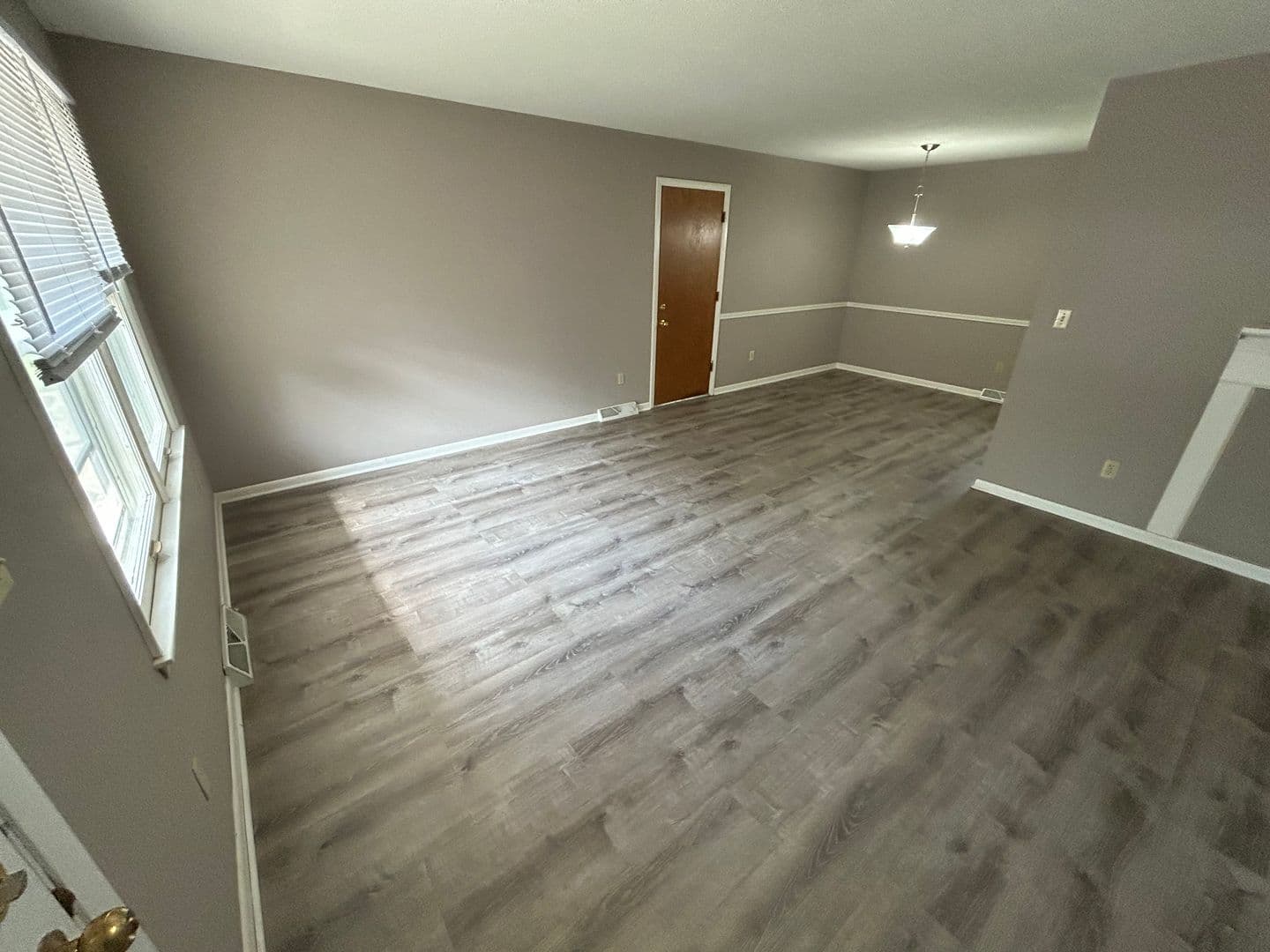 Urbana Apartment: 704 E Colorado