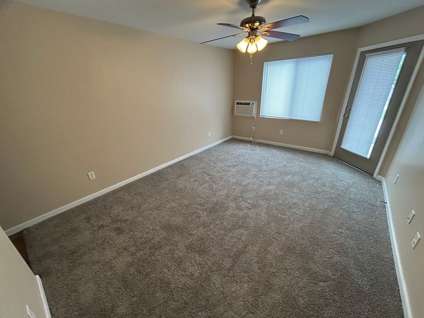 Tuscola Apartment: 600 E Ficklin St