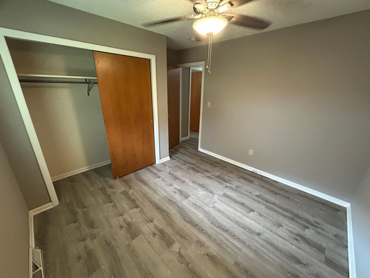 Urbana Apartment: 704 E Colorado