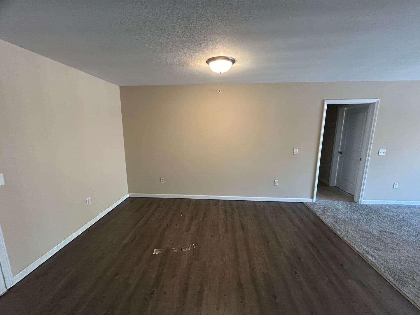 Tuscola Apartment: 600 E Ficklin St