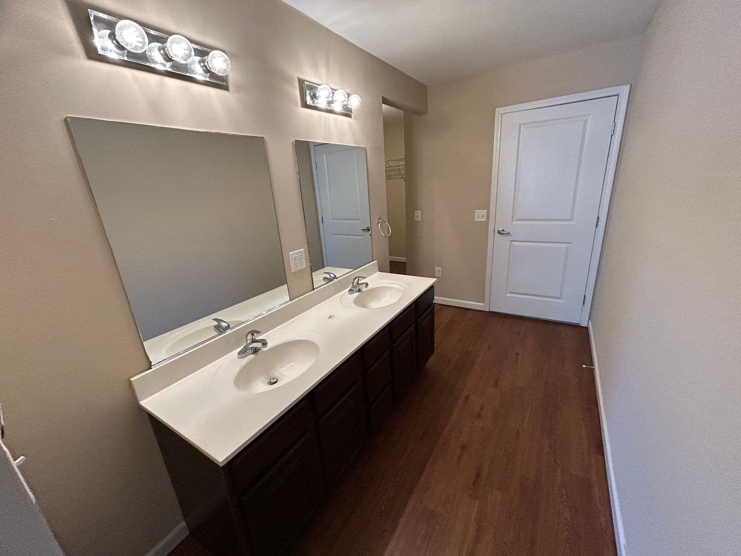 Tuscola Apartment: 600 E Ficklin St
