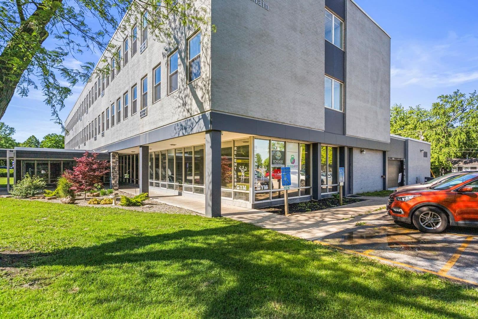 Tuscola Apartment: 703 N Park/704 N Main
