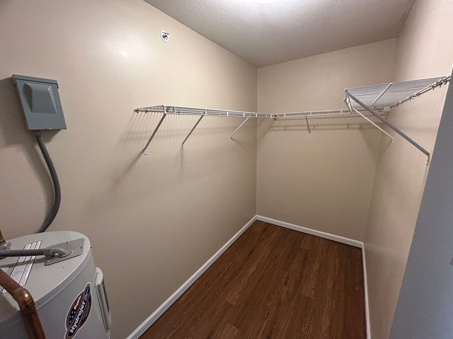 Tuscola Apartment: 600 E Ficklin St
