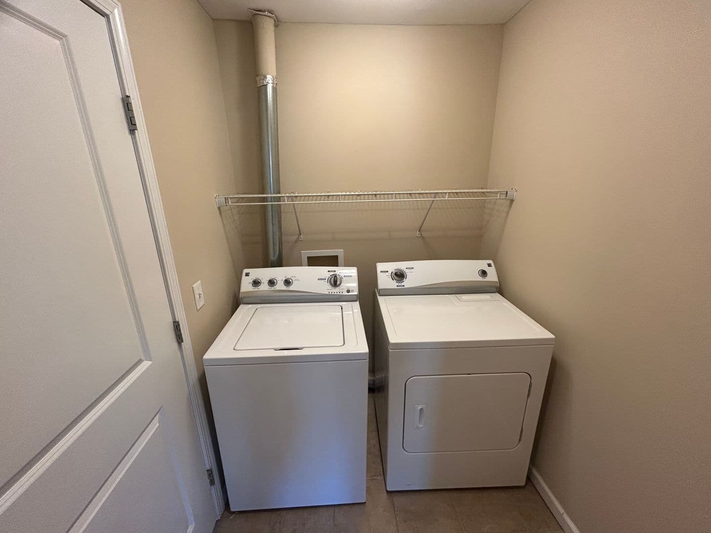 Tuscola Apartment: 600 E Ficklin St