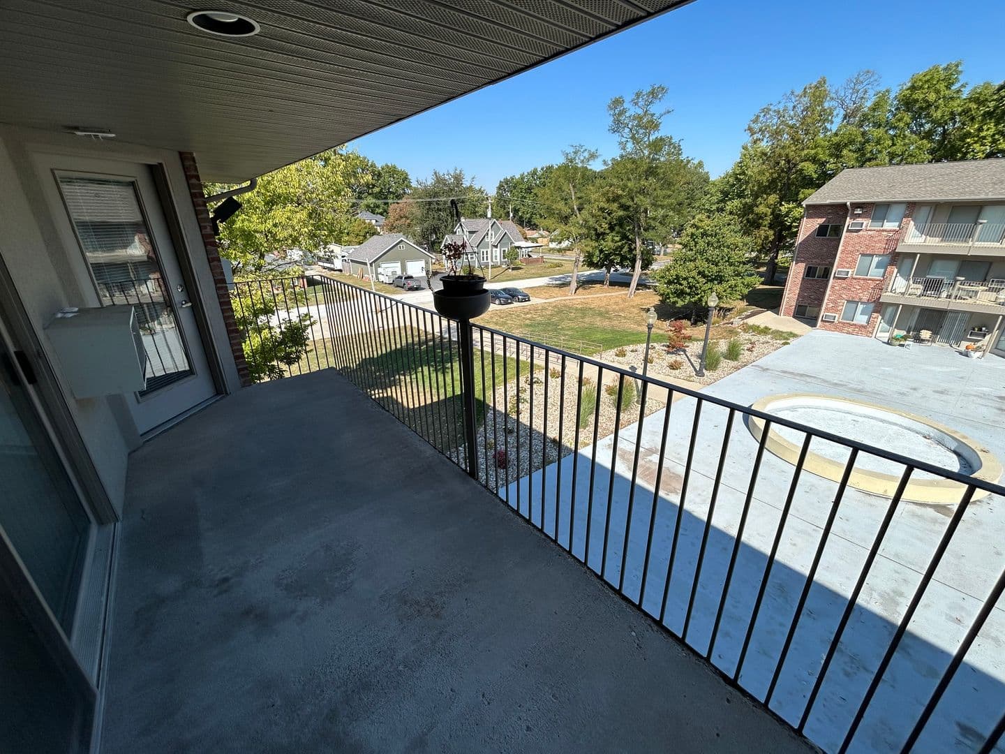 Tuscola Apartment: 600 E Ficklin St