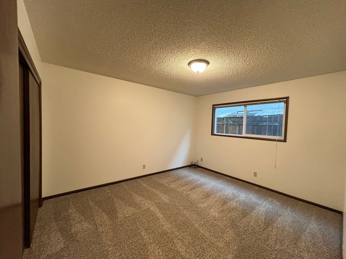 Longview Apartment: 941 16th Ave