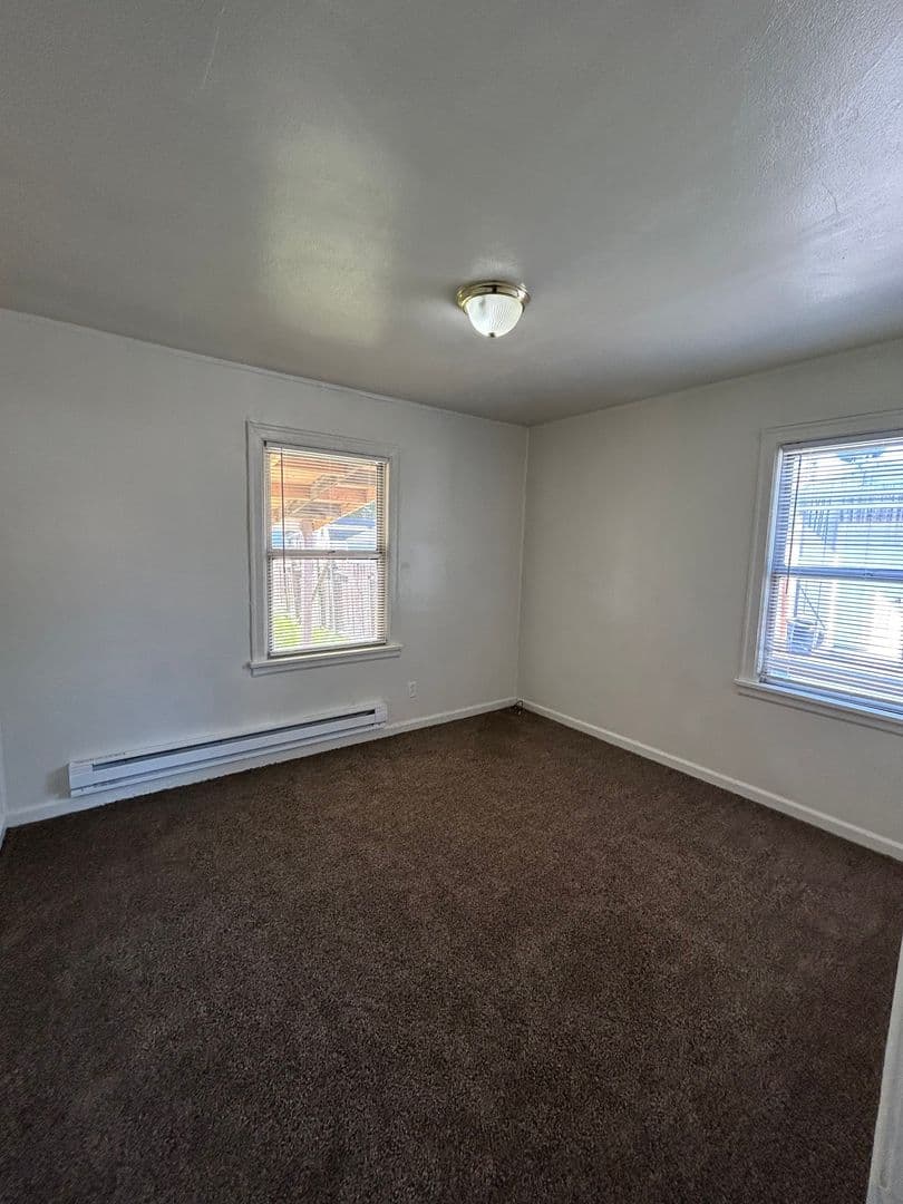 Longview House: 446 27th Ave